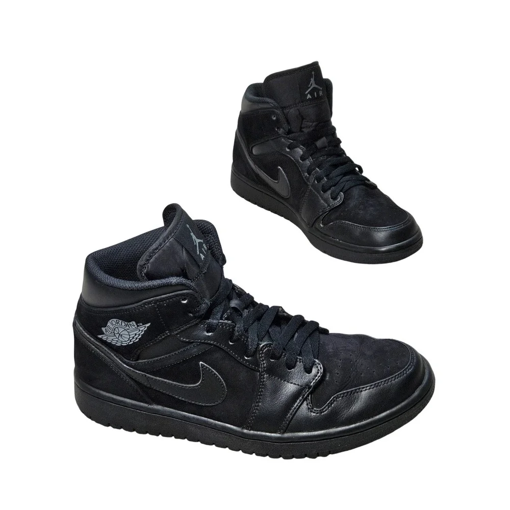 Jordan 1 Mid Triple Black Mens Sneakers 554724-050 Size‎ 9 Black Black AS IS.